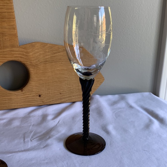 Vintage Etched and Colored Champagne Glasses (set of 4) - Picture 5 of 15